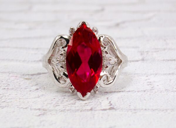 LARGE RED MARQUISE CUBIC ZIRCONIA STONE RING SIZE 7 - Image 4