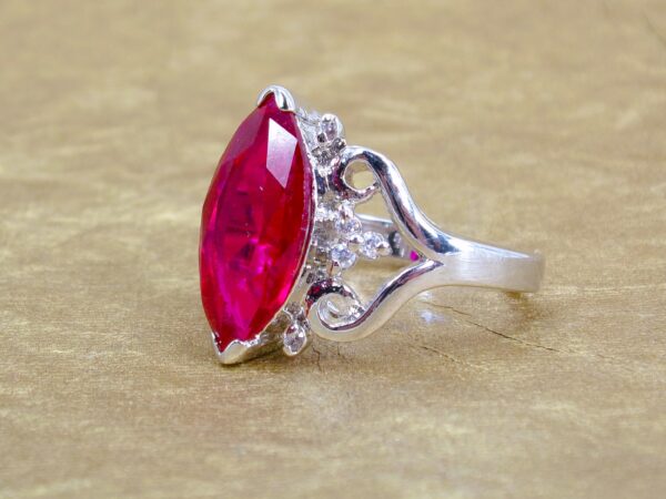 LARGE RED MARQUISE CUBIC ZIRCONIA STONE RING SIZE 7 - Image 6