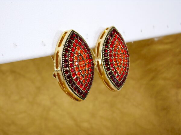 RED CRYSTAL EARRINGS - Image 5