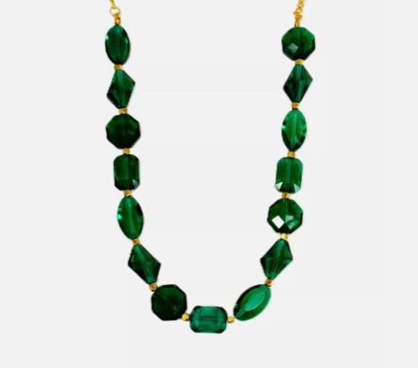 GREEN GLASS BEAD NECKLACE