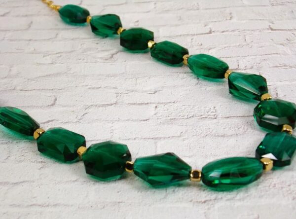 GREEN GLASS BEAD NECKLACE - Image 4