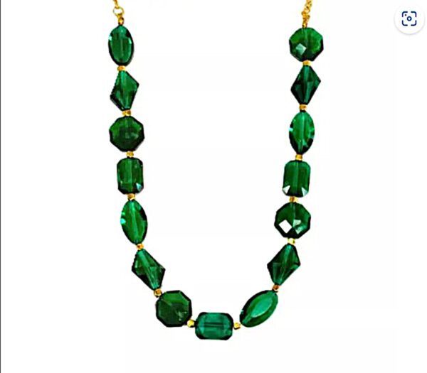 GREEN GLASS BEAD NECKLACE