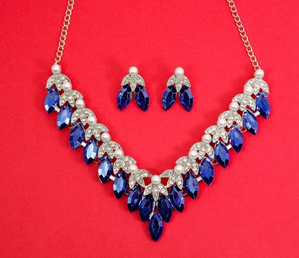 BLUE CRYSTAL AND WHITE PEARL NECKLACE AND EARRING SET - Image 12