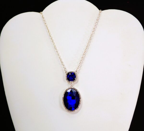 BLUE OVAL CRYSTAL PENDANT NECKLACE - Image 2