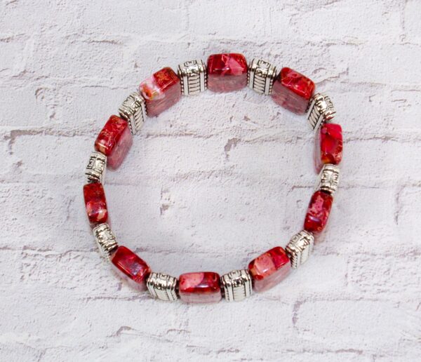 RED STONE STRETCH BRACELET WITH SILVER SPACER BARS - Image 4