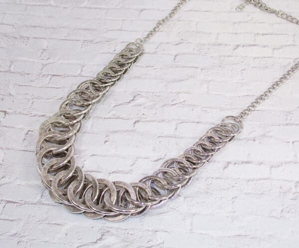 SILVER TEXTURED LINK NECKLACE - Image 8