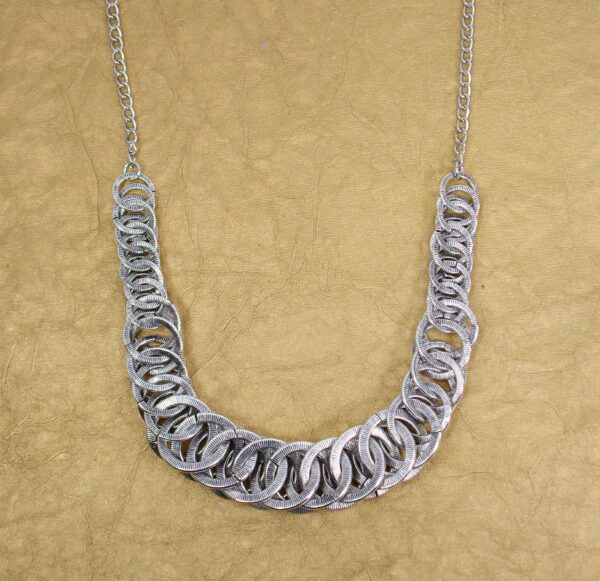 SILVER TEXTURED LINK NECKLACE - Image 5