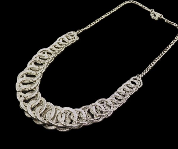 SILVER TEXTURED LINK NECKLACE - Image 7