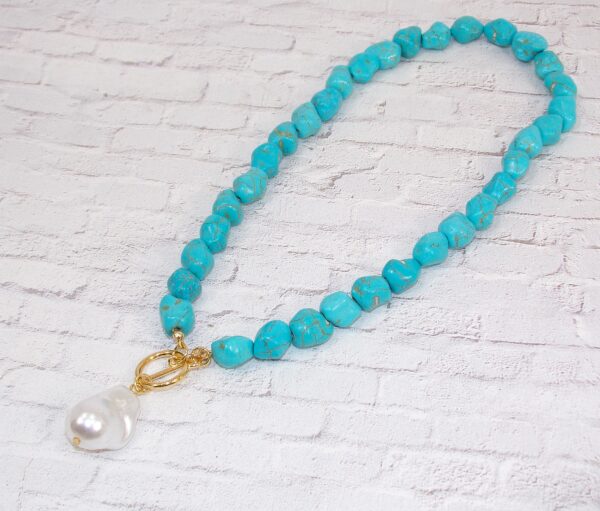 TURQUOISE STONE NECKLACE WITH WHITE PEARL BEAD PENDANT - Image 5