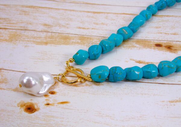 TURQUOISE STONE NECKLACE WITH WHITE PEARL BEAD PENDANT - Image 6