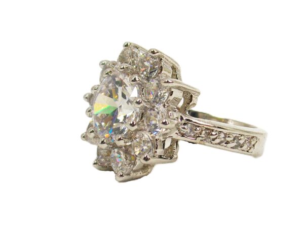 SPARKLING CLEAR CUBIC ZIRCONIA STONE RING SIZE 7 - Image 2