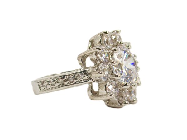 SPARKLING CLEAR CUBIC ZIRCONIA STONE RING SIZE 7 - Image 3