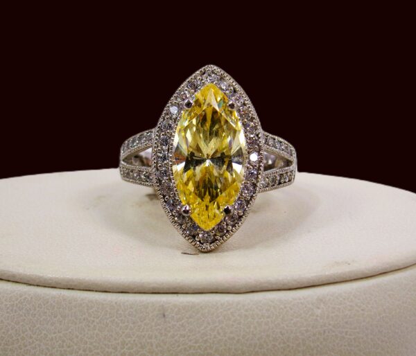 YELLOW MARQUISE SHAPE CUBIC ZIRCONIA STONE RING SIZE 7 - Image 9