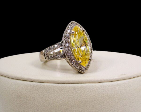 YELLOW MARQUISE SHAPE CUBIC ZIRCONIA STONE RING SIZE 7 - Image 8