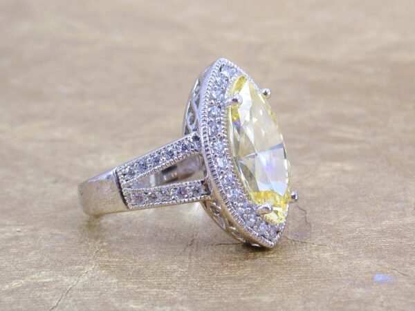 YELLOW MARQUISE SHAPE CUBIC ZIRCONIA STONE RING SIZE 7 - Image 4