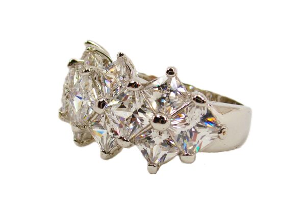 CLEAR CUBIC ZIRCONIA STONE BAND RING SIZE 8 - Image 2