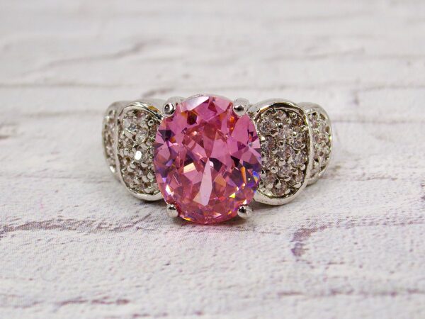 PINK OVAL CUBIC ZIRCONIA STONE RING SIZE 8 - Image 5