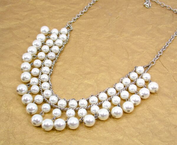 WHITE PEARL FRINGE BEADED NECKLACE - Image 4