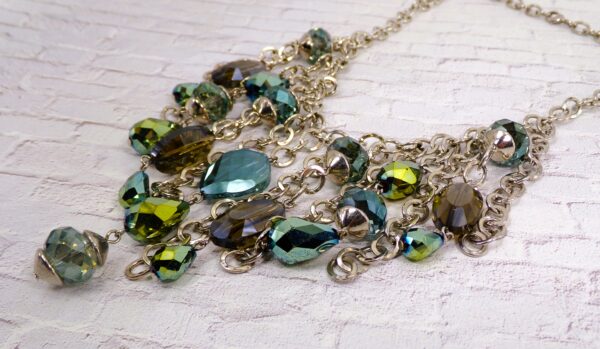 GREEN GLASS FRINGE BEADED NECKLACE - Image 5