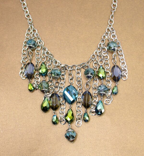 GREEN GLASS FRINGE BEADED NECKLACE - Image 6