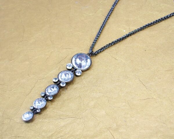 LONG DRAMATIC CRYSTAL PENDANT NECKLACE - Image 2