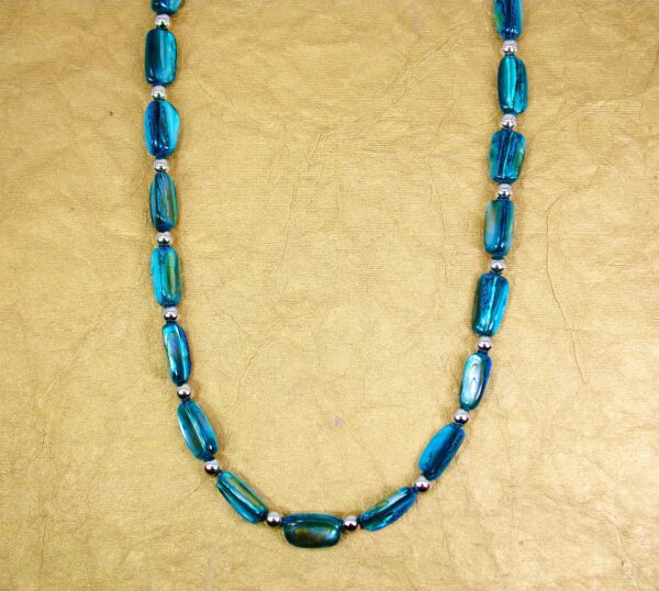 BLUE SHELL BEAD NECKLACE - Image 7