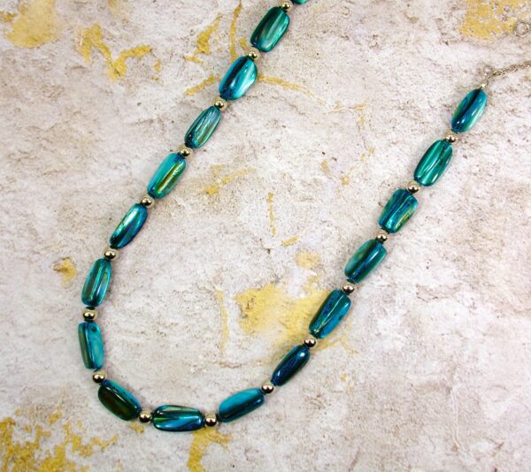 BLUE SHELL BEAD NECKLACE - Image 2