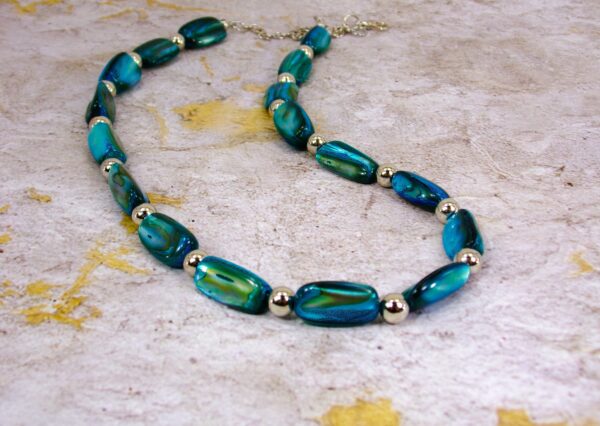 BLUE SHELL BEAD NECKLACE - Image 5