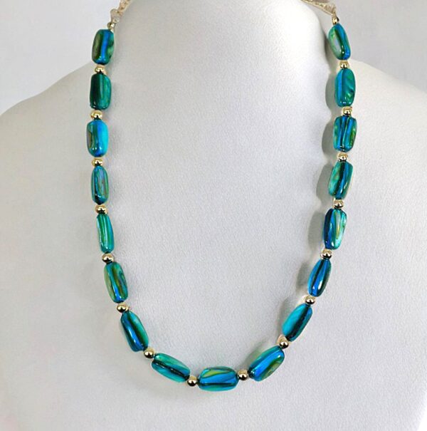 BLUE SHELL BEAD NECKLACE - Image 4