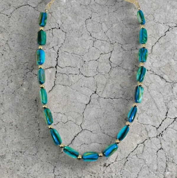 BLUE SHELL BEAD NECKLACE - Image 9