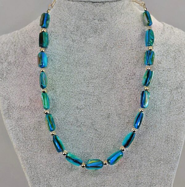 BLUE SHELL BEAD NECKLACE - Image 10