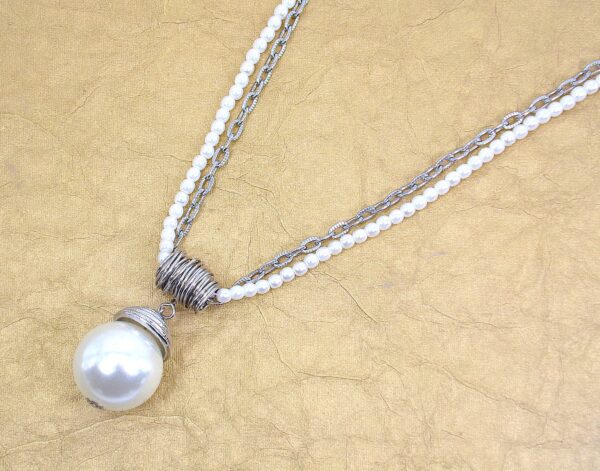 LARGE WHITE PEARL PENDANT NECKLACE - Image 2