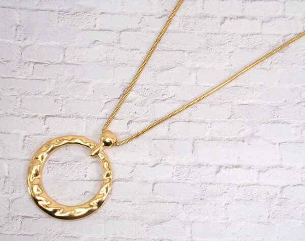 LARGE ROUND GOLD PENDANT NECKLACE - Image 3