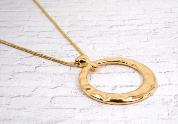 LARGE ROUND GOLD PENDANT NECKLACE - Image 5