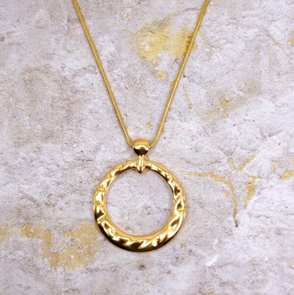 LARGE ROUND GOLD PENDANT NECKLACE - Image 7