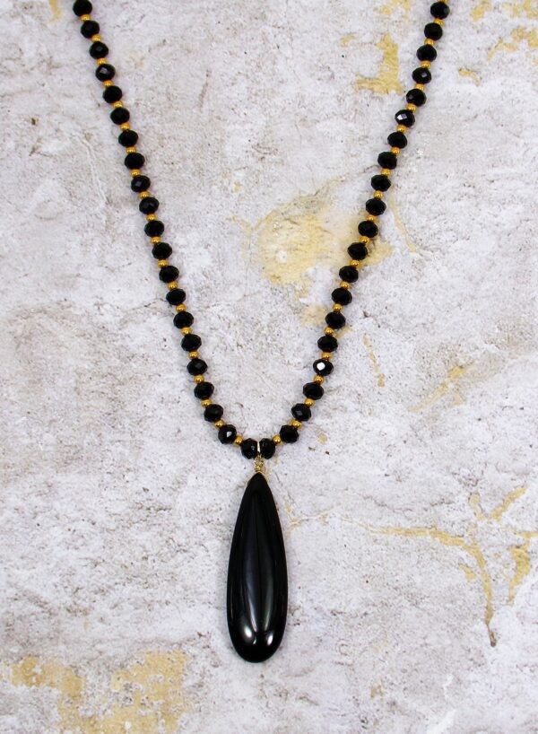 BLACK AGATE STONE PENDANT ON A BLACK GLASS BEAD NECKLACE - Image 8