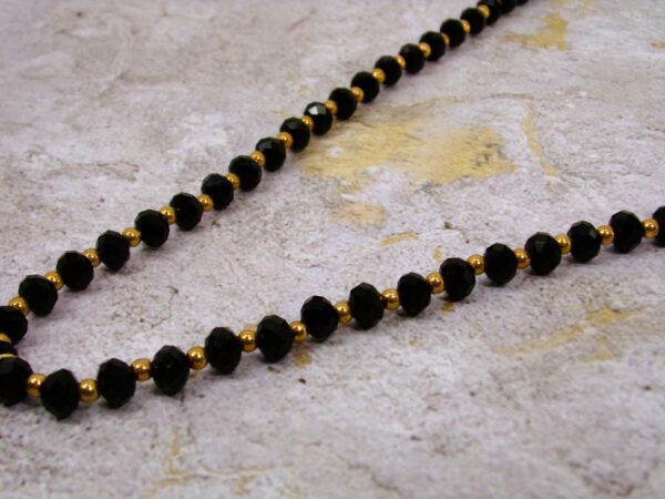 BLACK AGATE STONE PENDANT ON A BLACK GLASS BEAD NECKLACE - Image 10