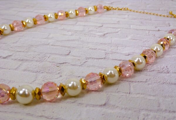 PINK AND PEARL GLASS BEAD NECKLACE - Image 4