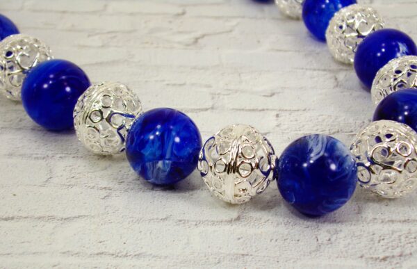 BLUE AND SILVER BEAD NECKLACE - Image 2