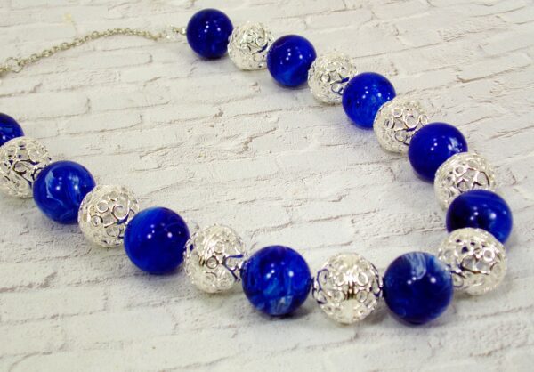 BLUE AND SILVER BEAD NECKLACE - Image 6