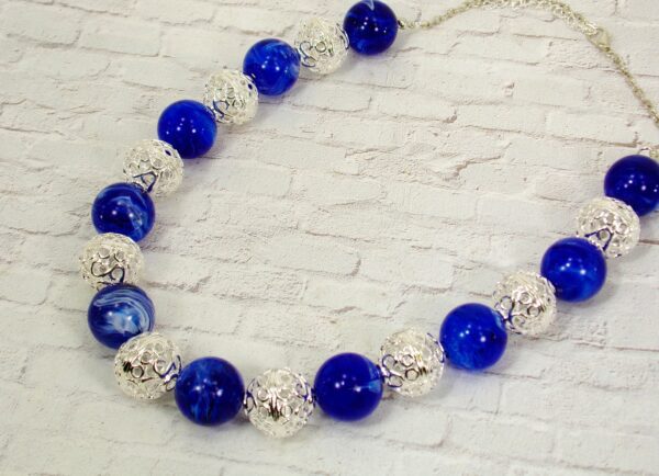 BLUE AND SILVER BEAD NECKLACE - Image 9