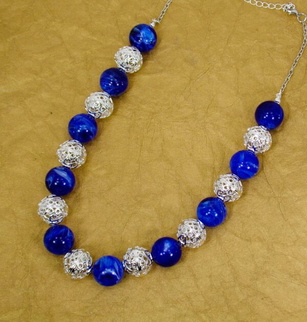 BLUE AND SILVER BEAD NECKLACE - Image 3