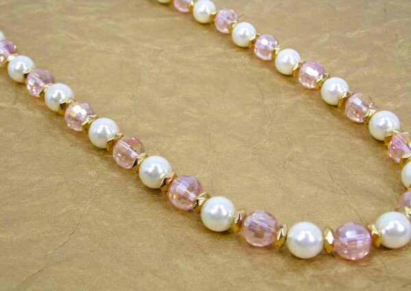 PINK AND PEARL GLASS BEAD NECKLACE - Image 6