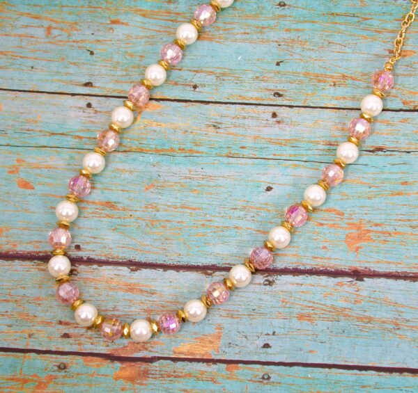 PINK AND PEARL GLASS BEAD NECKLACE - Image 9