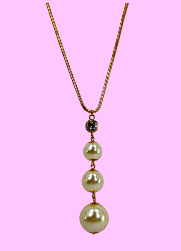 TRIPLE PEARL PENDANT NECKLACE - Image 8