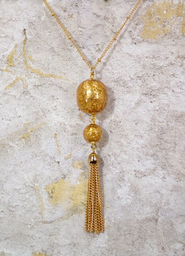 GOLD LEAF PENDANT NECKLACE WITH GOLD TASSEL CHAIN - Image 6