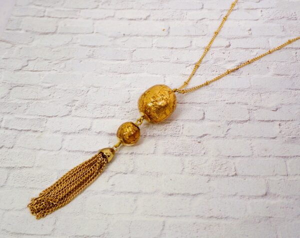 GOLD LEAF PENDANT NECKLACE WITH GOLD TASSEL CHAIN - Image 5