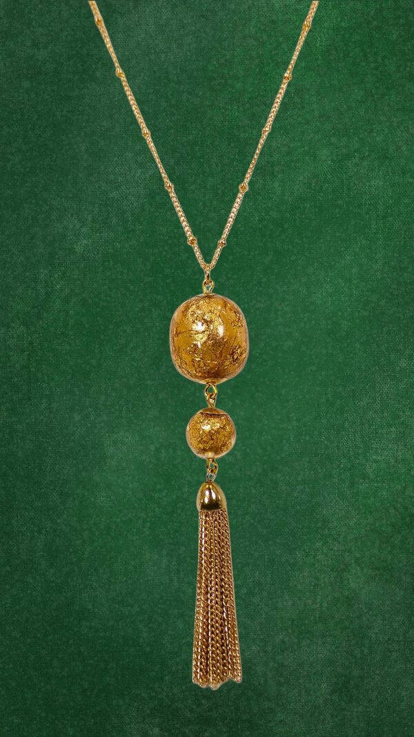GOLD LEAF PENDANT NECKLACE WITH GOLD TASSEL CHAIN - Image 7