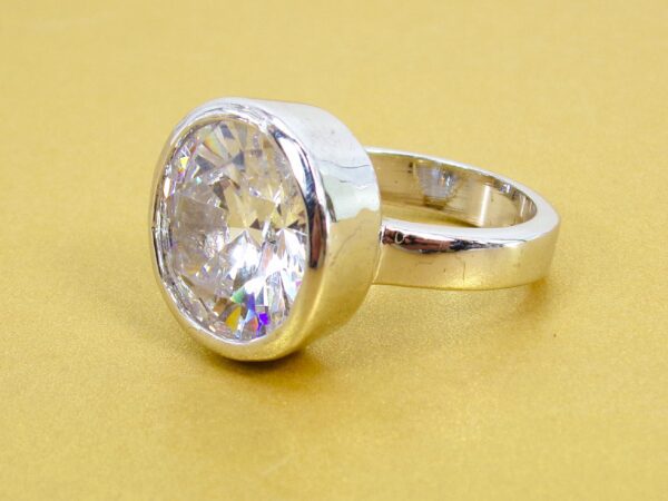 LARGE ROUND CLEAR CUBIC ZIRCONIA STONE RING SIZE 8 - Image 5