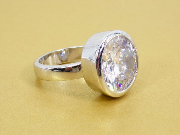 LARGE ROUND CLEAR CUBIC ZIRCONIA STONE RING SIZE 8 - Image 6